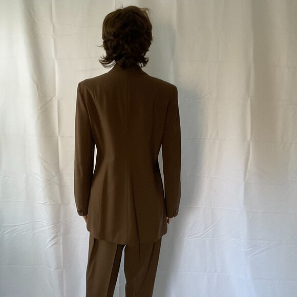 Jones NY Brown 2-piece Pant Suit. Size 6. Chic/Timeless - Picture 4 of 9